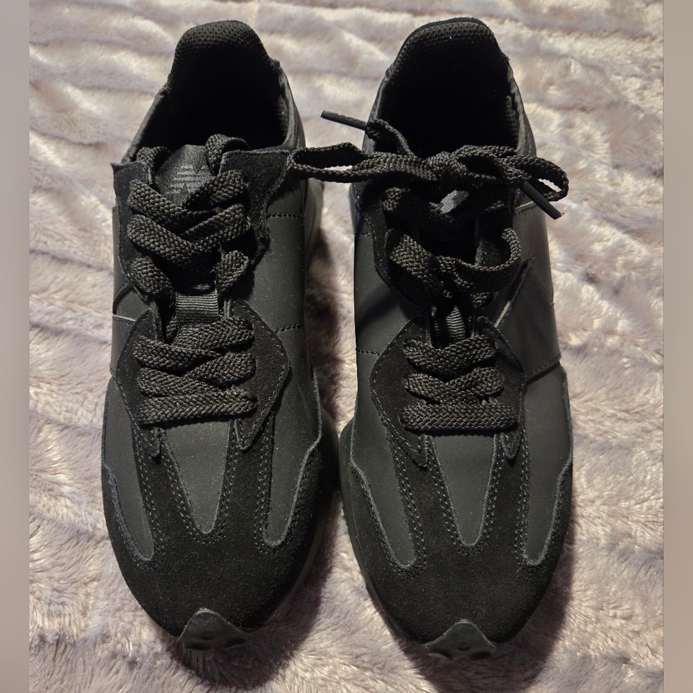 Womens New Balance 327 Triple Black Sneakers Sz 8